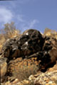 <center>
Très beau fragment de cette roche volcanique qui, avant <br>
l'âge de bronze, était utilisée pour la fabrication d'outils. obsidienne, roche volcanique,volcan de lipari,eoliennes 